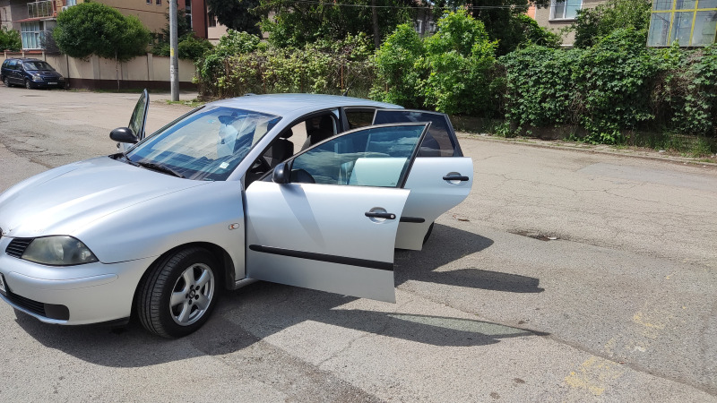 Seat Ibiza 1.9Sdi, снимка 2 - Автомобили и джипове - 45915576
