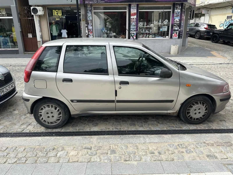 Fiat Punto 1, 6 benzin klimatic, снимка 4 - Автомобили и джипове - 47260177