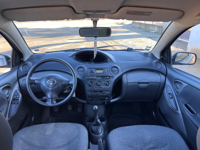 Toyota Yaris 1.0 VVTi, снимка 6 - Автомобили и джипове - 48729392