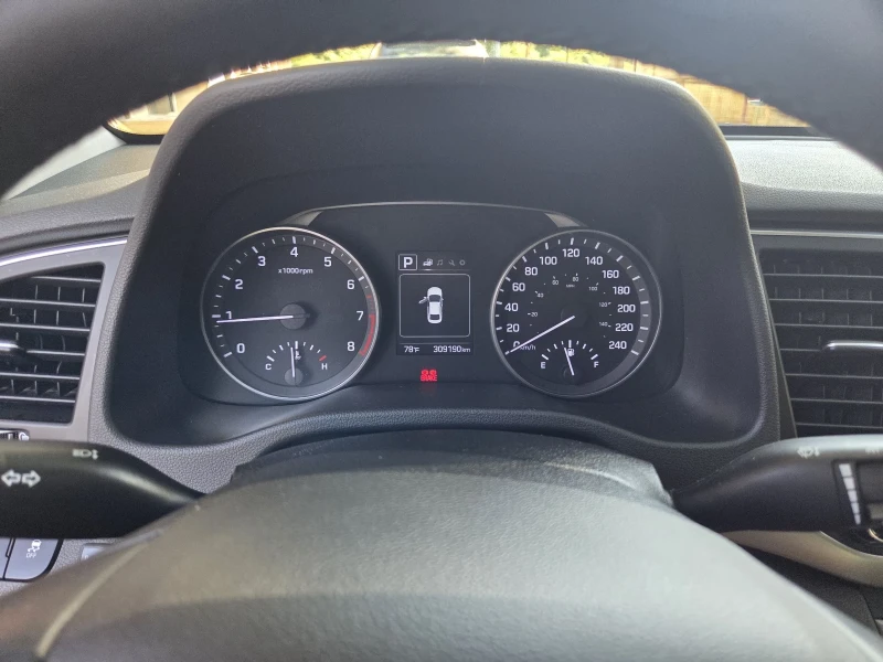 Hyundai Elantra 2.0 LPG, снимка 9 - Автомобили и джипове - 51692997