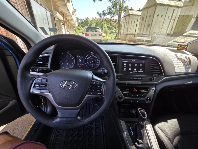 Hyundai Elantra 2.0 LPG, снимка 10 - Автомобили и джипове - 51692997