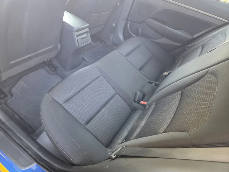 Hyundai Elantra 2.0 LPG, снимка 12 - Автомобили и джипове - 51692997