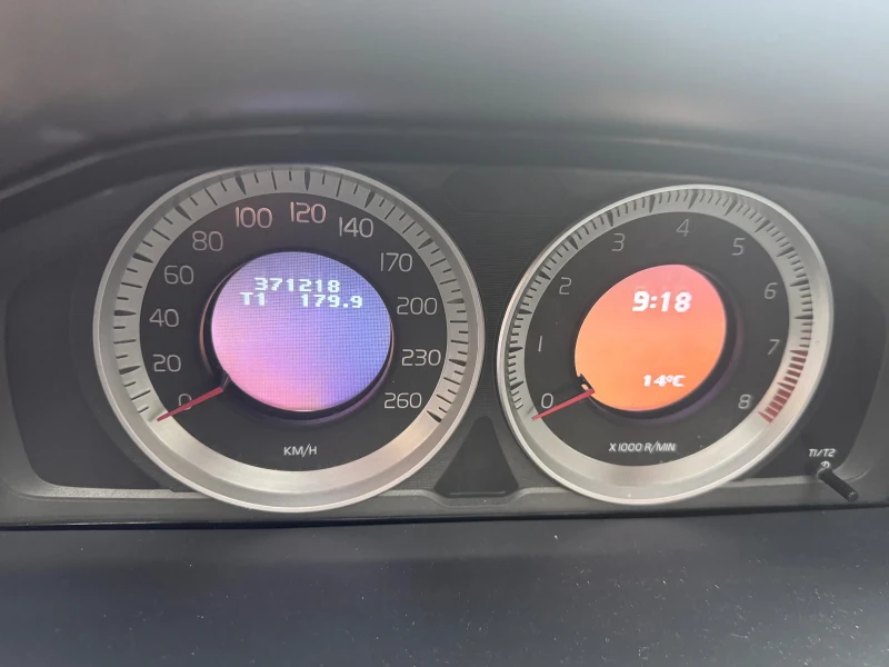Volvo V60 T6, снимка 6 - Автомобили и джипове - 52373053