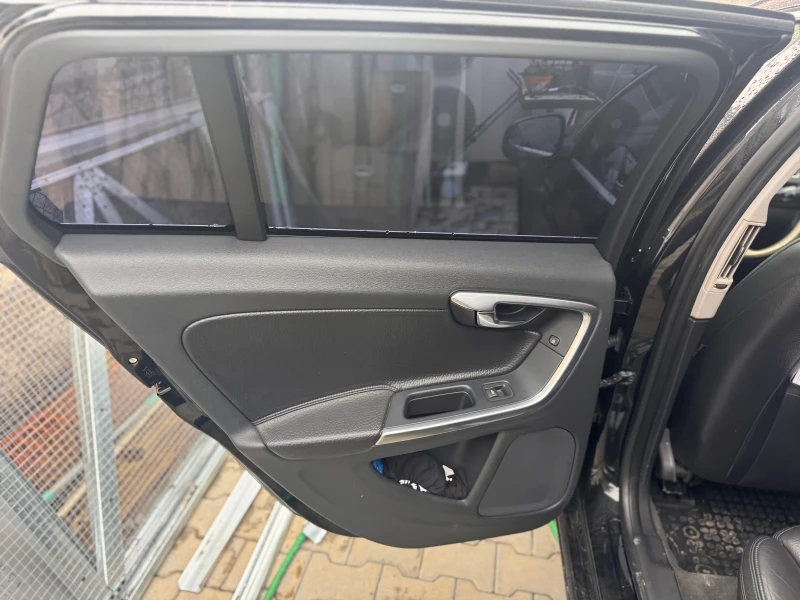 Volvo V60 T6, снимка 9 - Автомобили и джипове - 52373053