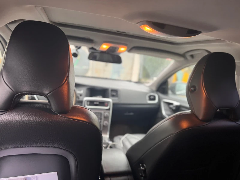 Volvo V60 T6, снимка 10 - Автомобили и джипове - 52373053