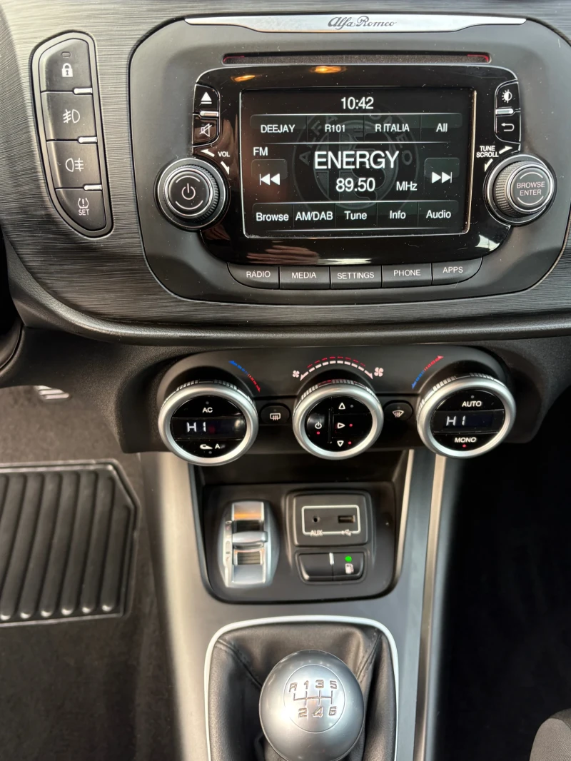 Alfa Romeo Giulietta 1, 4 i -ФАБР. ГАЗ-169000км., снимка 16 - Автомобили и джипове - 52722285