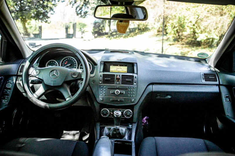 Mercedes-Benz C 220, снимка 12 - Автомобили и джипове - 52900048