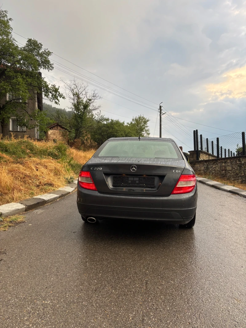 Mercedes-Benz C 220, снимка 9 - Автомобили и джипове - 52900048
