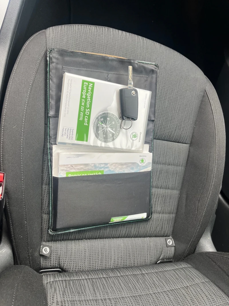 Skoda Octavia 1.6 TDI 4X4, снимка 16 - Автомобили и джипове - 53021176