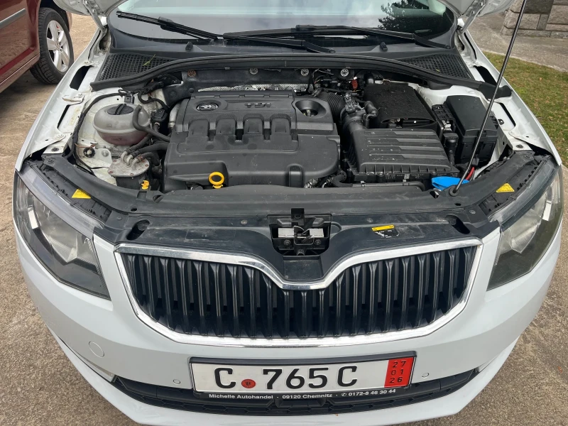 Skoda Octavia 1.6 TDI 4X4, снимка 7 - Автомобили и джипове - 53021176