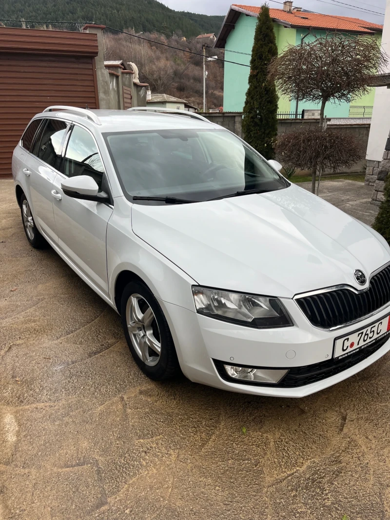 Skoda Octavia 1.6 TDI 4X4, снимка 2 - Автомобили и джипове - 53021176