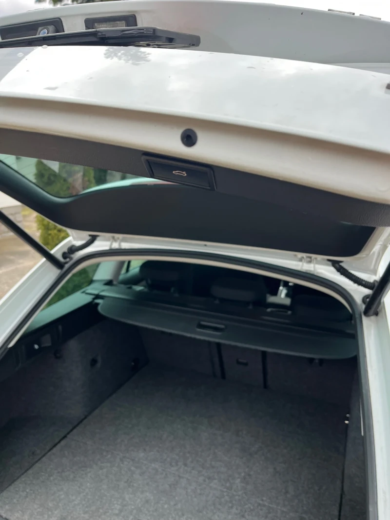 Skoda Octavia 1.6 TDI 4X4, снимка 8 - Автомобили и джипове - 53021176