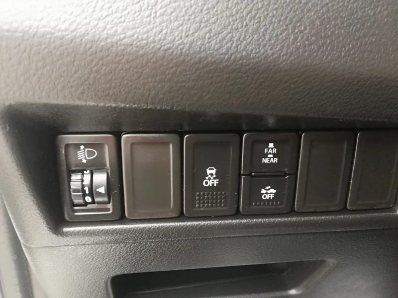 Suzuki Baleno 0.9i distronik navi Italia, снимка 16 - Автомобили и джипове - 53052626