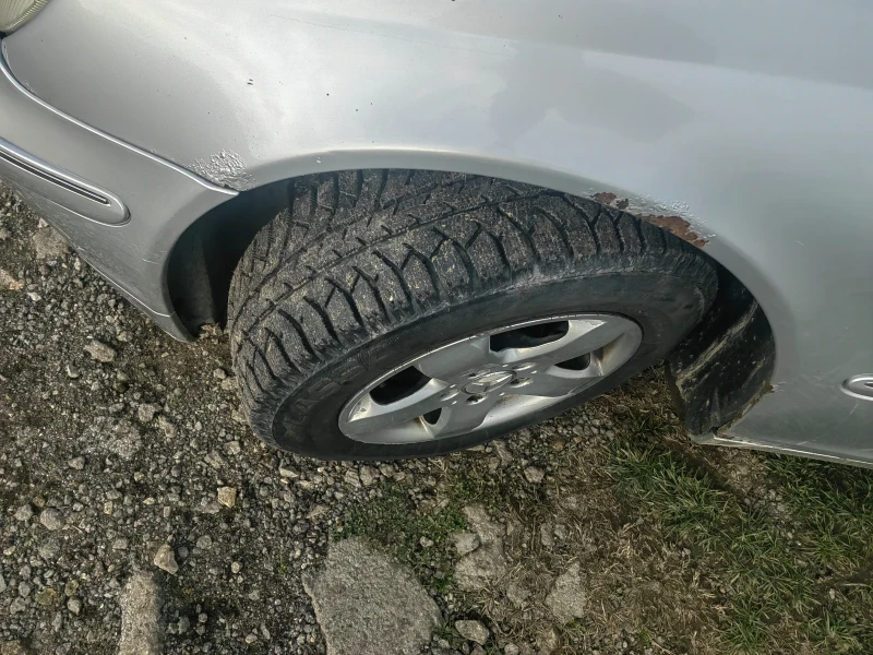 Mercedes-Benz C 220, снимка 12 - Автомобили и джипове - 53210376