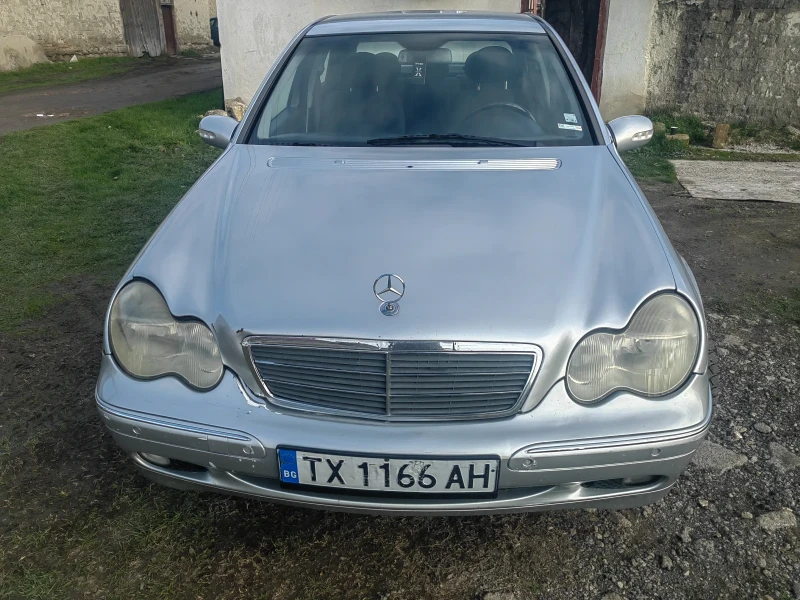 Mercedes-Benz C 220, снимка 2 - Автомобили и джипове - 53210376