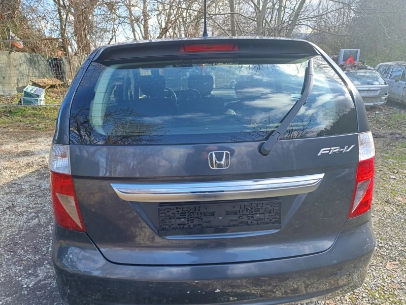 Honda Fr-v, снимка 4 - Автомобили и джипове - 53231745