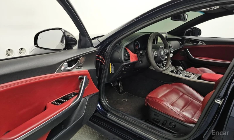 Kia Stinger, снимка 10 - Автомобили и джипове - 53459397