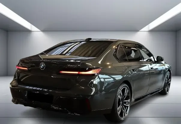 BMW 740 d xDrive M-Sport Pro = NEW = Гаранция, снимка 2 - Автомобили и джипове - 53856828