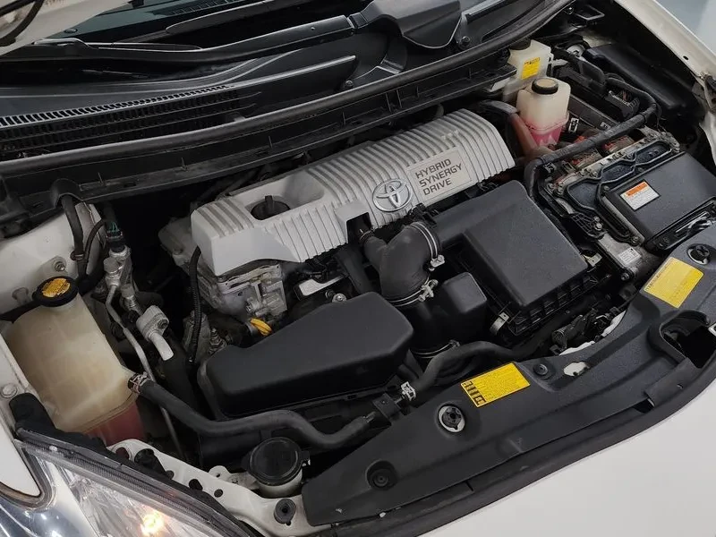 Toyota Prius 1.8 E, снимка 6 - Автомобили и джипове - 56530676