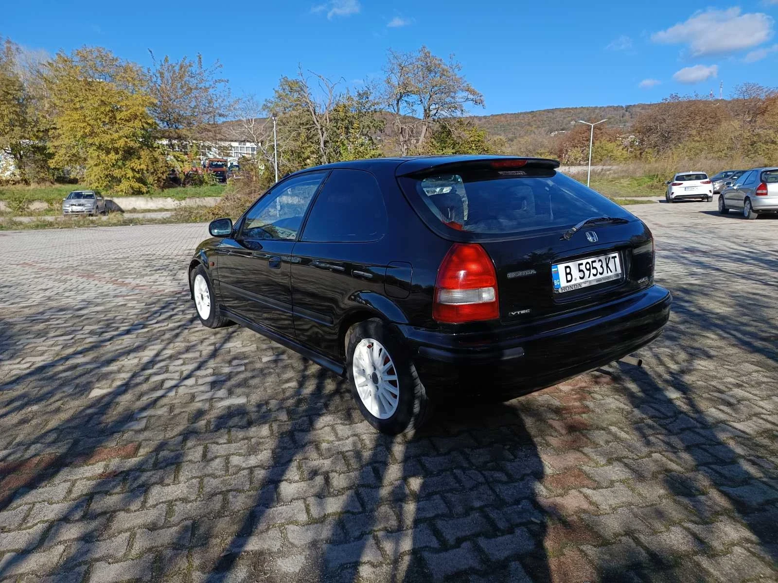 Honda Civic 1, 5VTEC  - изображение 3