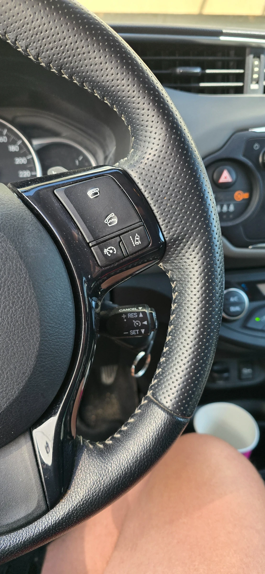 Toyota Yaris  - изображение 6