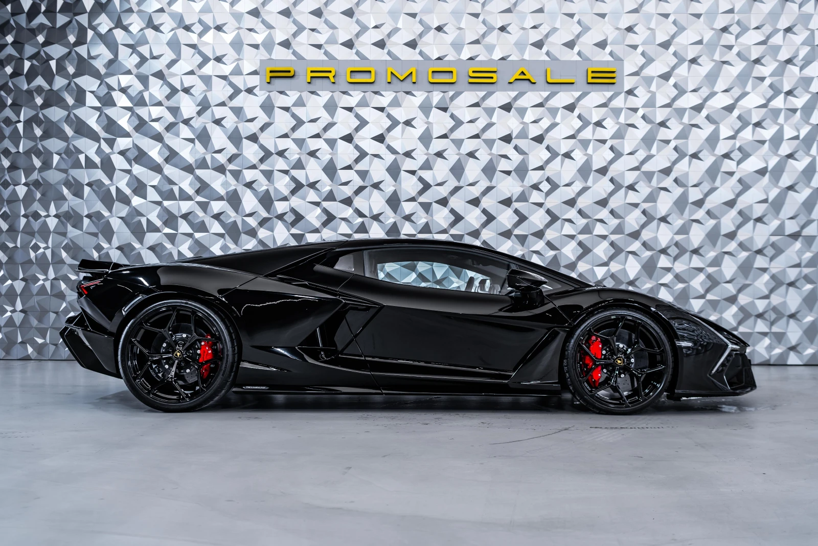 Lamborghini Revuelto Nero Noctis - изображение 6
