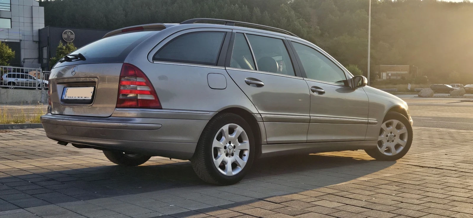 Mercedes-Benz C 200  - изображение 3