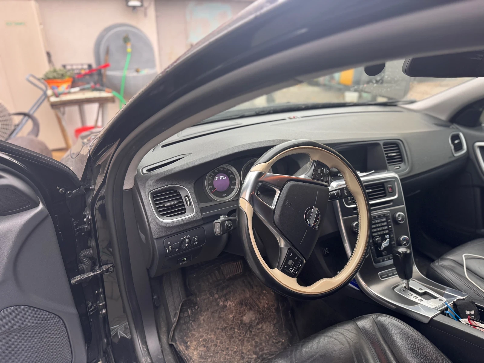 Volvo V60 T6 - изображение 5