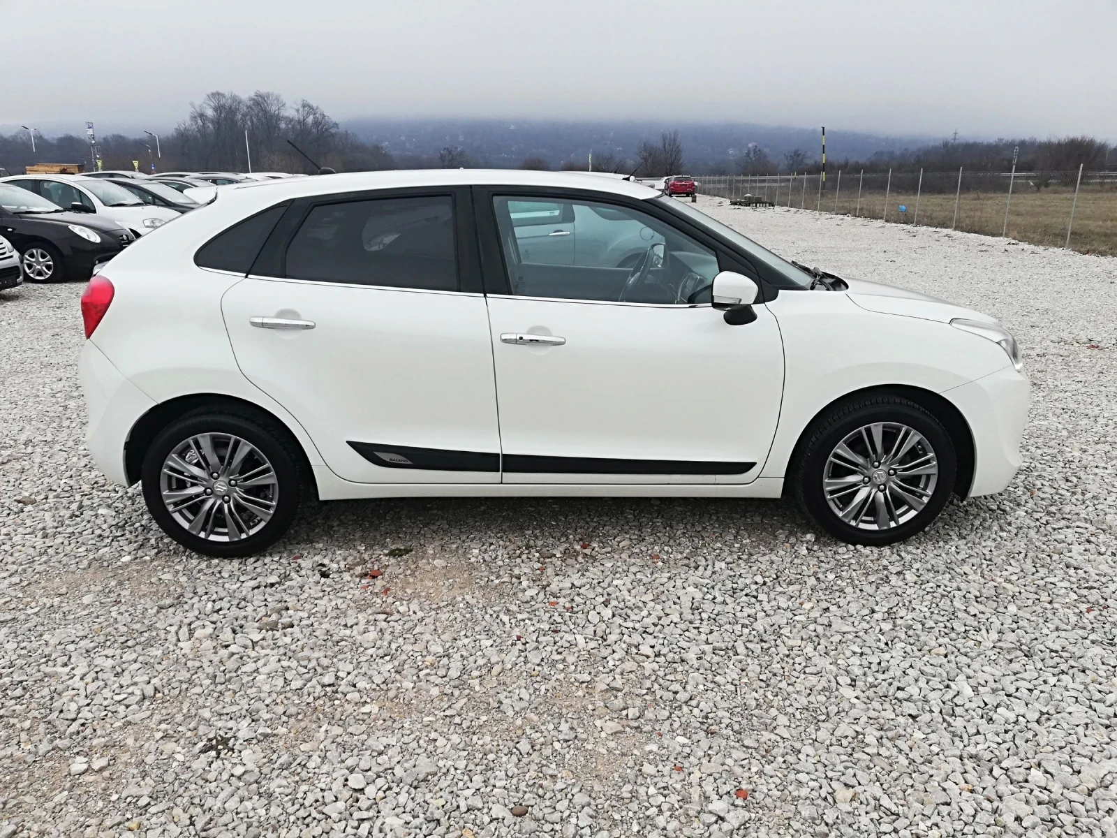 Suzuki Baleno 0.9i distronik navi Italia - изображение 7