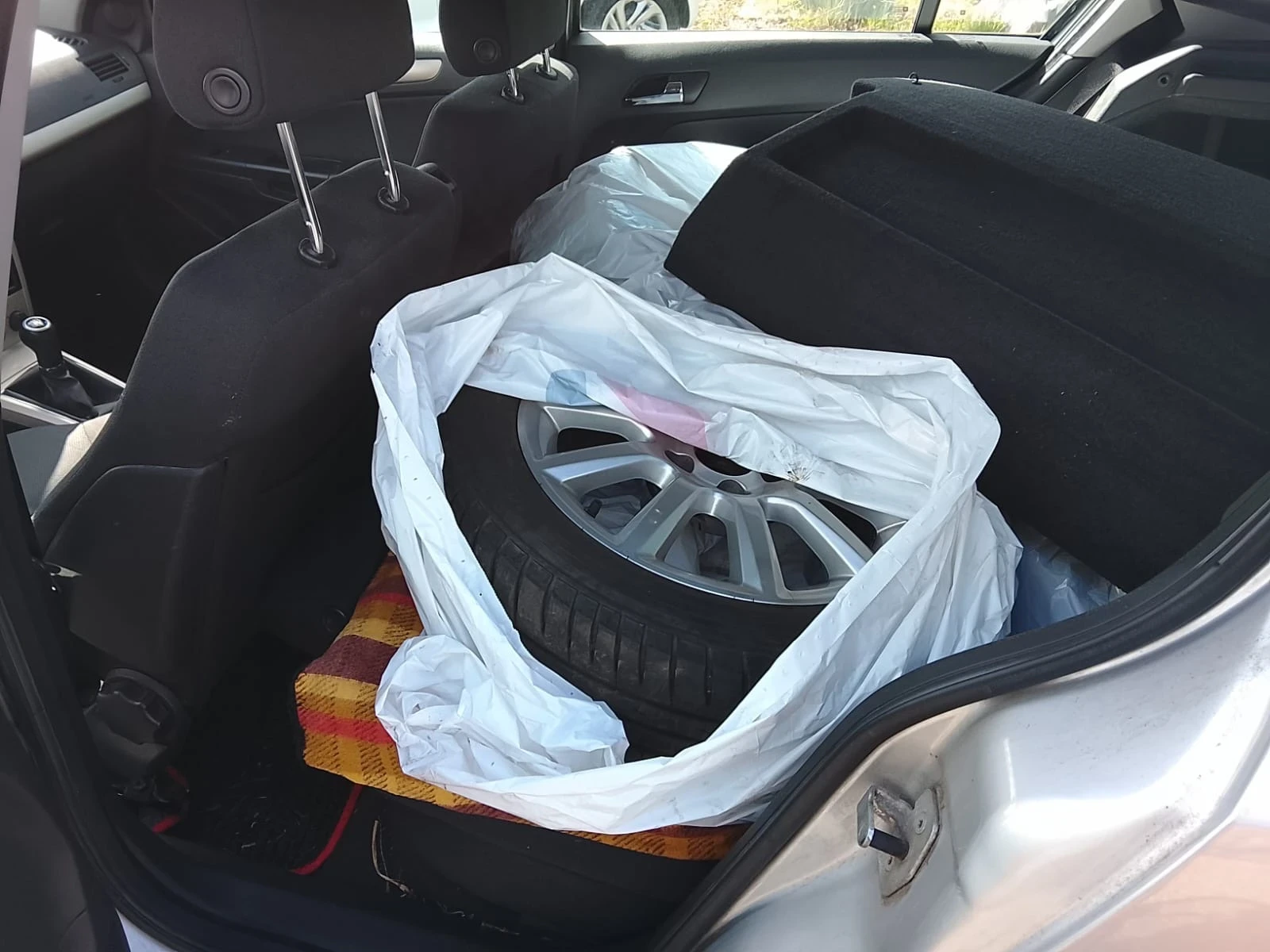 Opel Astra 1, 6i 115kc 147700km, снимка 9 - Автомобили и джипове - 54527922
