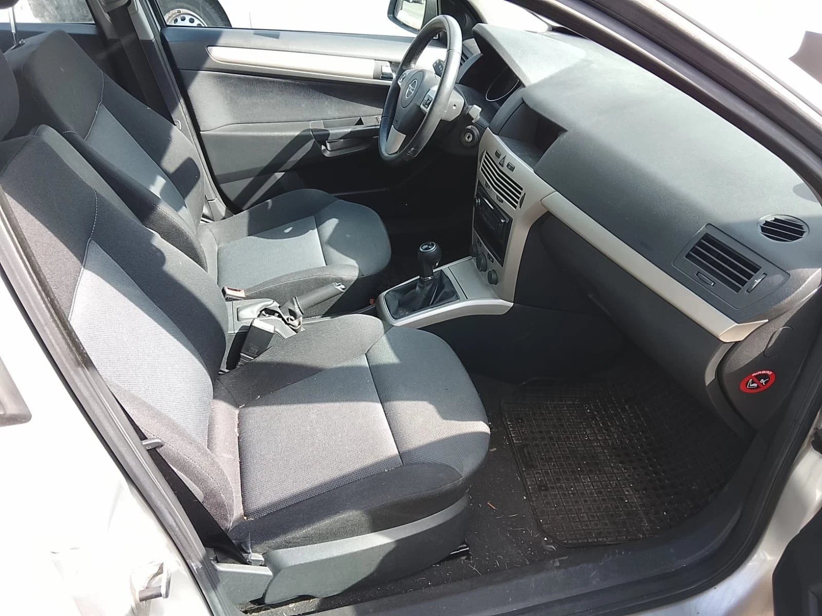 Opel Astra 1, 6i 115kc 147700km, снимка 7 - Автомобили и джипове - 54527922