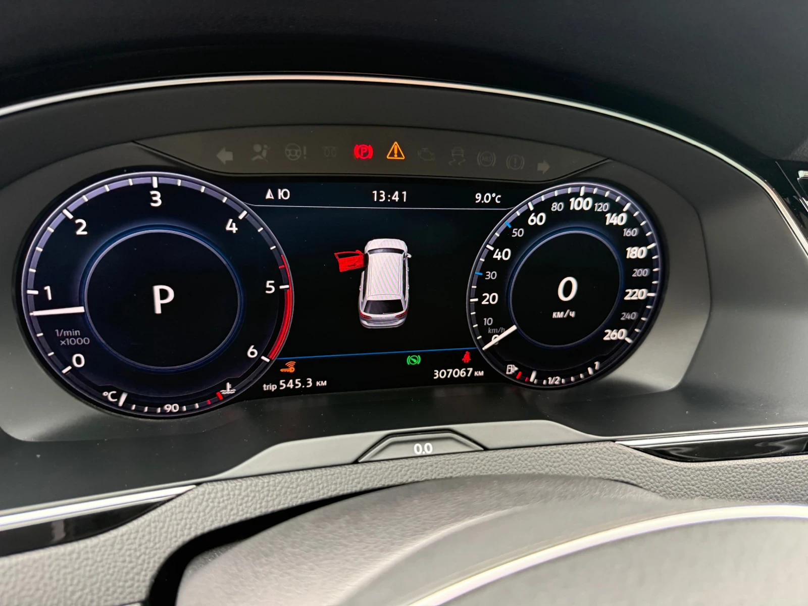 VW Passat Комби, снимка 4 - Автомобили и джипове - 54528098