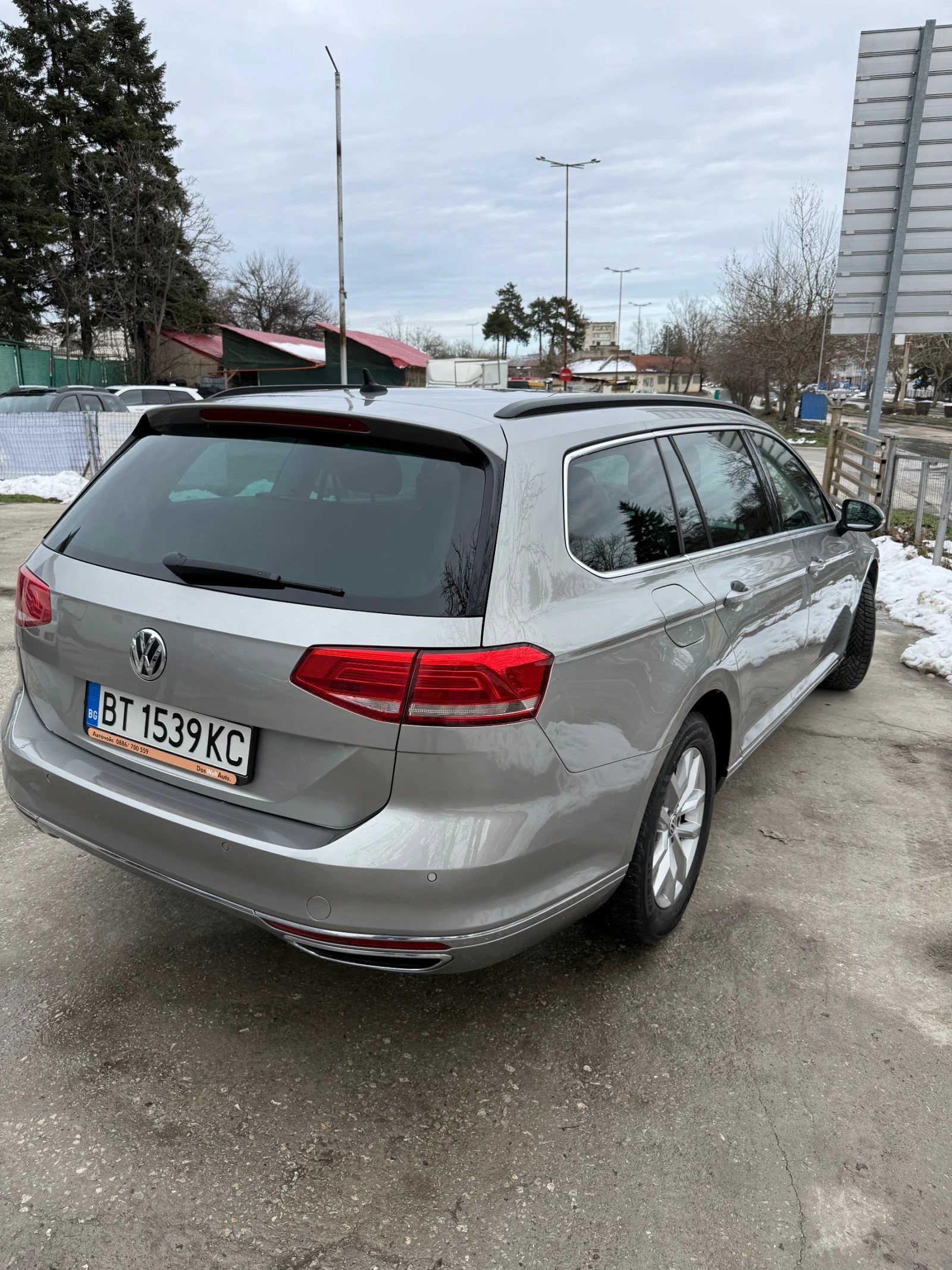 VW Passat Комби, снимка 6 - Автомобили и джипове - 54528098
