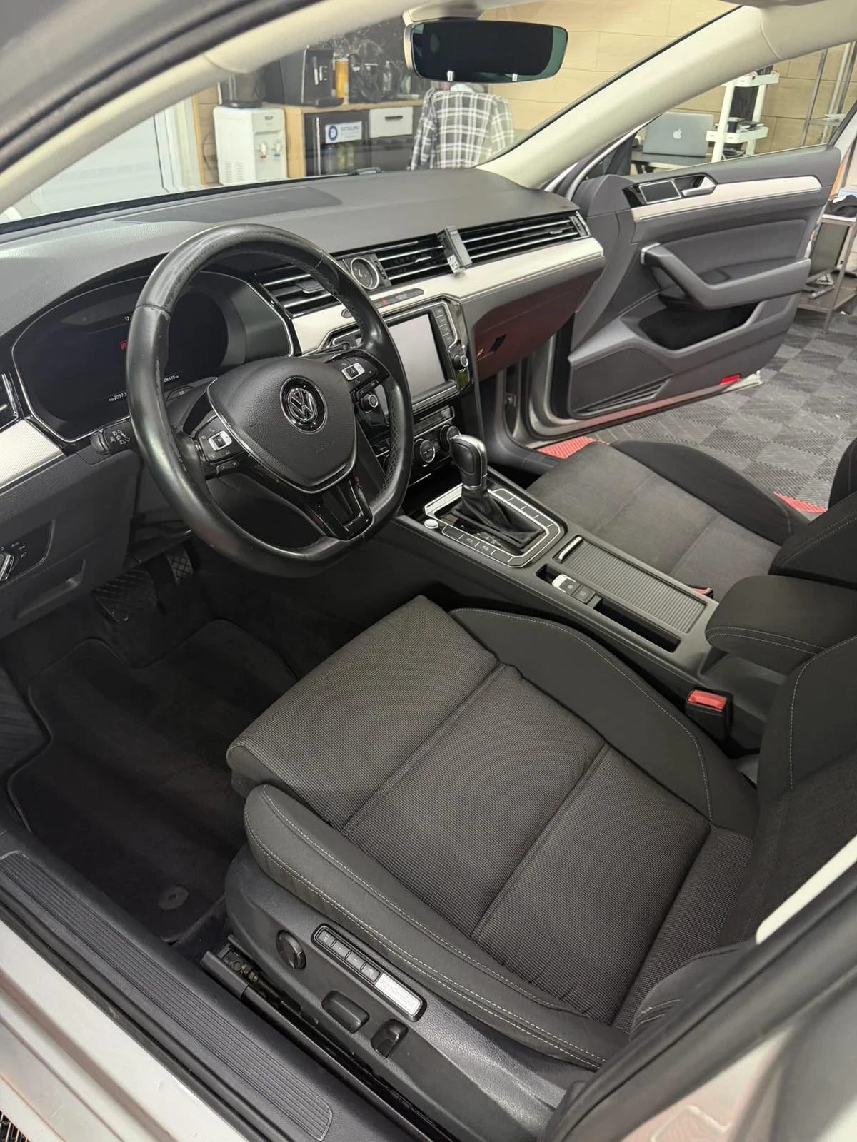 VW Passat Комби, снимка 9 - Автомобили и джипове - 54528098