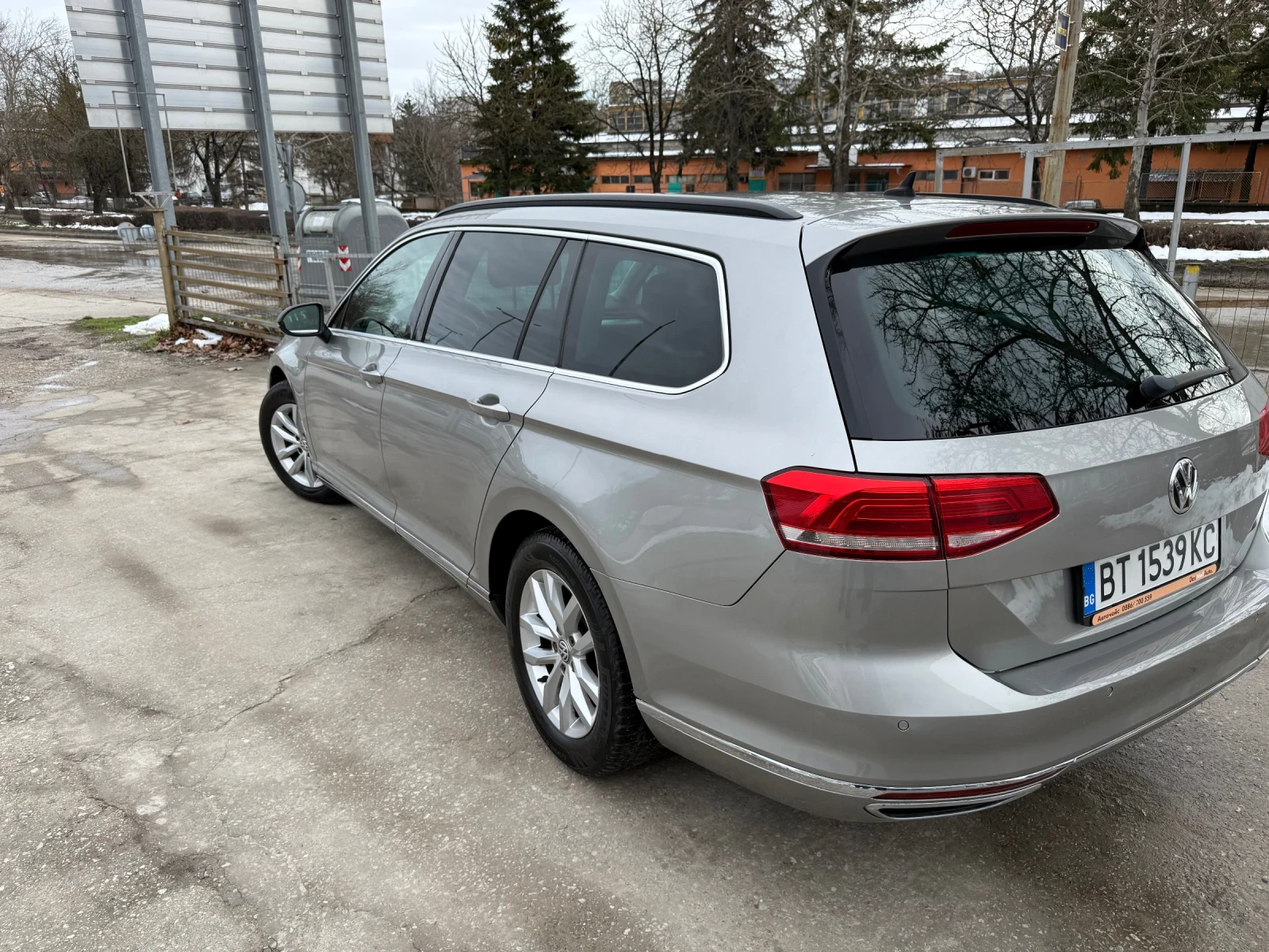 VW Passat Комби, снимка 9 - Автомобили и джипове - 54528098