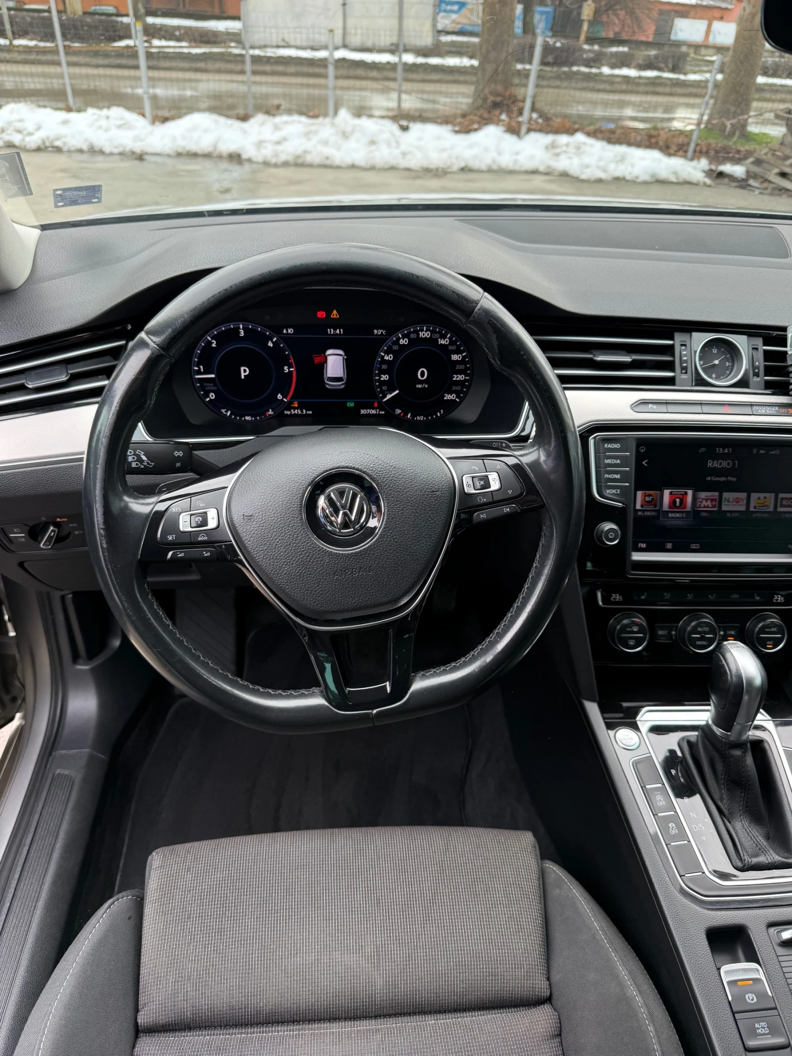 VW Passat Комби, снимка 5 - Автомобили и джипове - 54528098