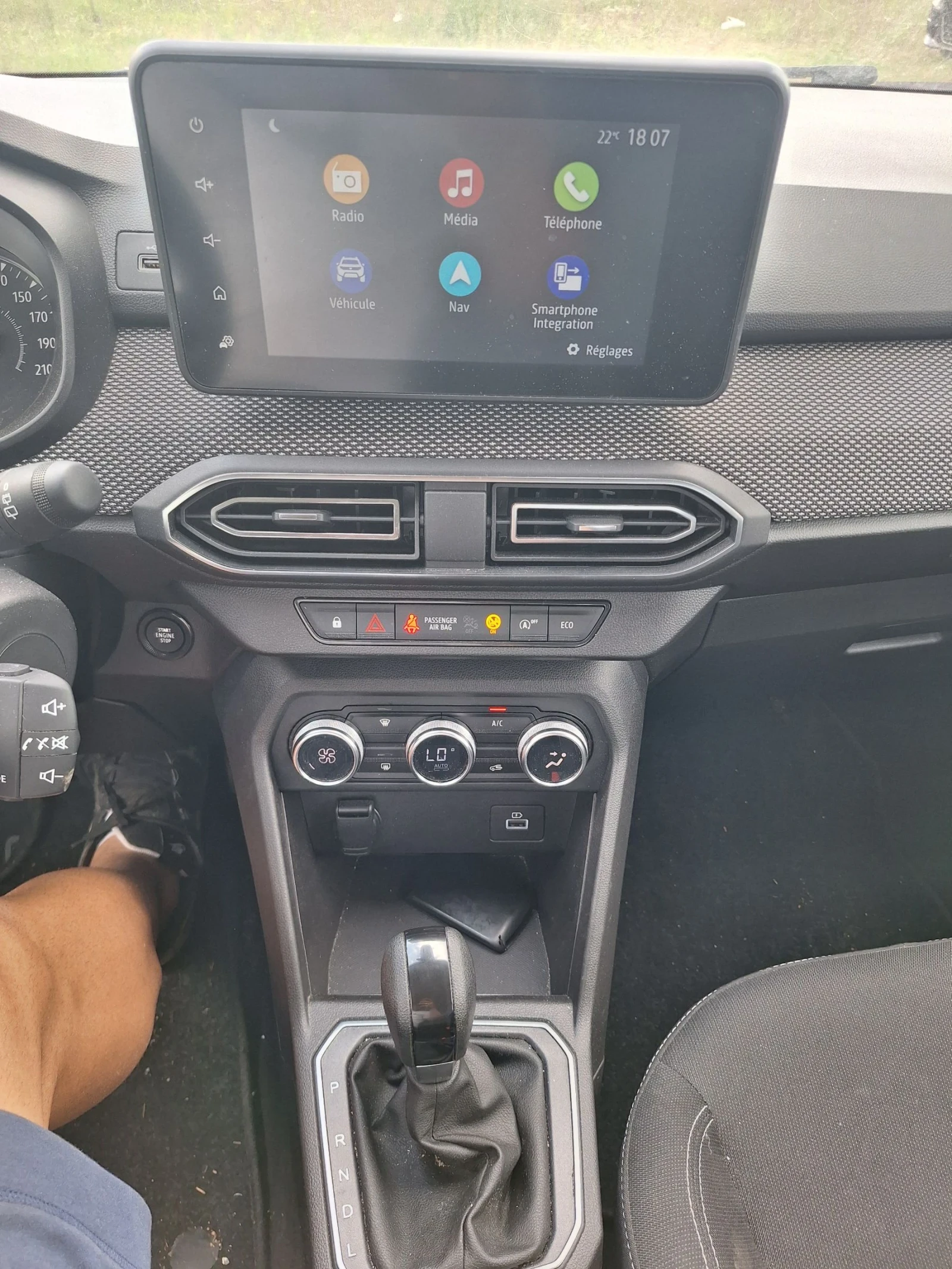 Dacia Sandero 1.0TCE  AVTOMATIK EURO6 , снимка 9 - Автомобили и джипове - 54570303