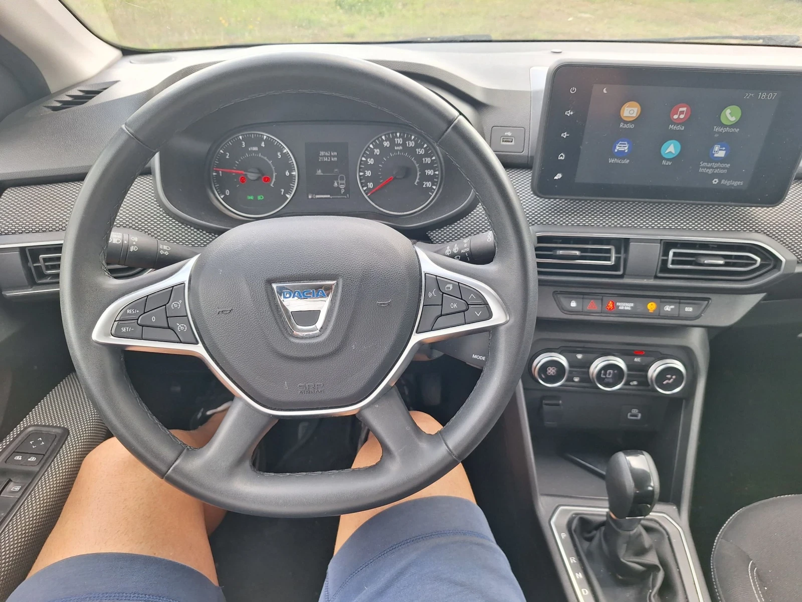 Dacia Sandero 1.0TCE  AVTOMATIK EURO6 , снимка 10 - Автомобили и джипове - 54570303