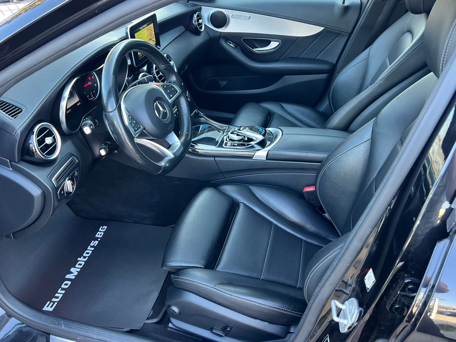 Mercedes-Benz C 250 d, 4-MATIC, AMG LINE, PANORAMA, СЕРВИЗНА ИСТОРИЯ-Н, снимка 8 - Автомобили и джипове - 54651731