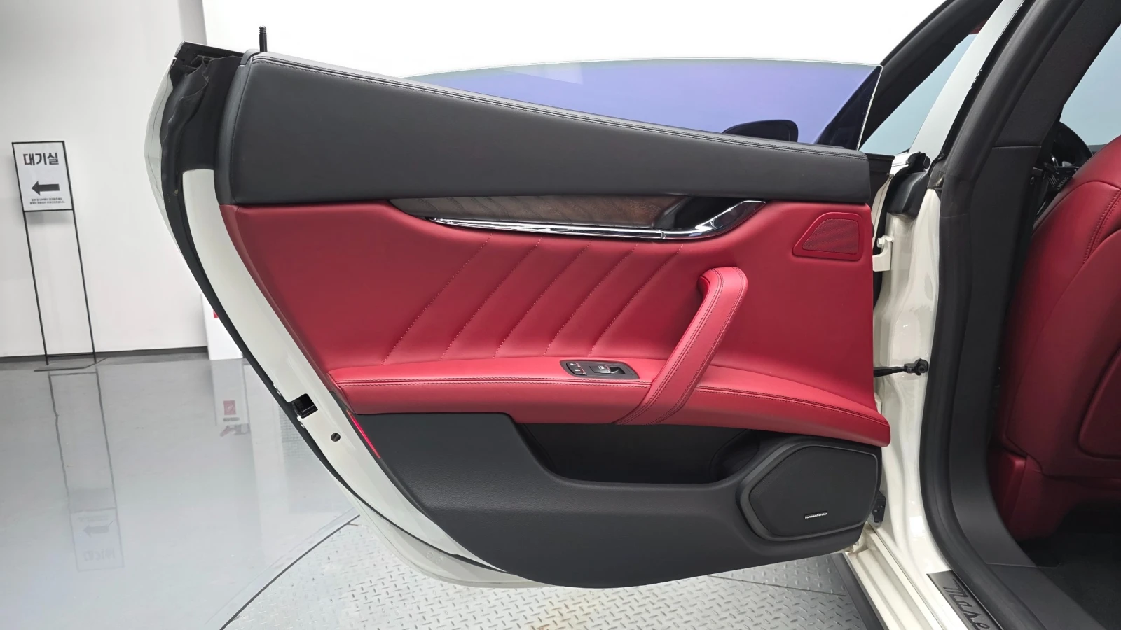 Maserati Quattroporte, снимка 11 - Автомобили и джипове - 54957857