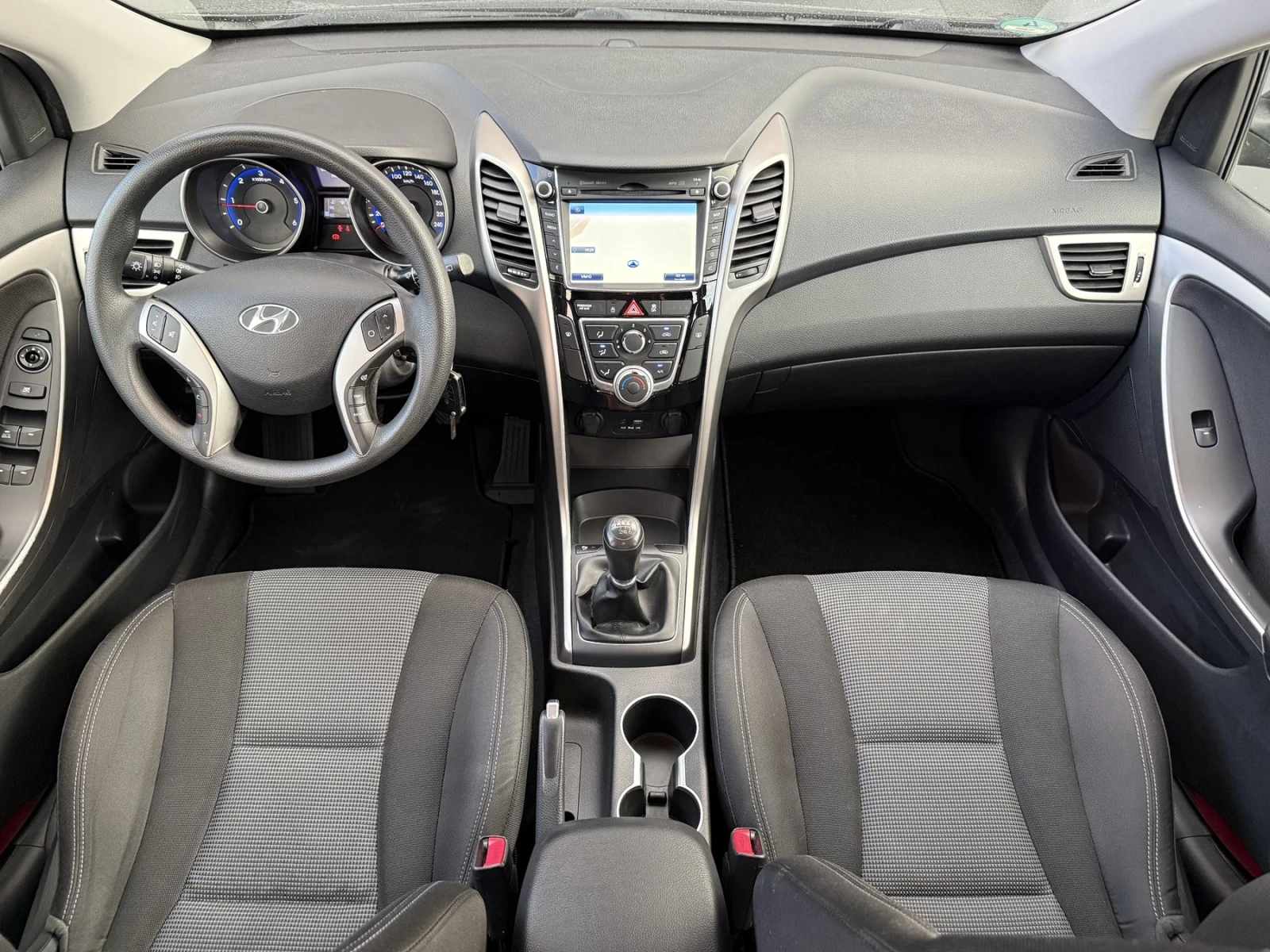Hyundai I30 1.6CRDI EURO 6, NAVI, KAMERA, снимка 8 - Автомобили и джипове - 55179310