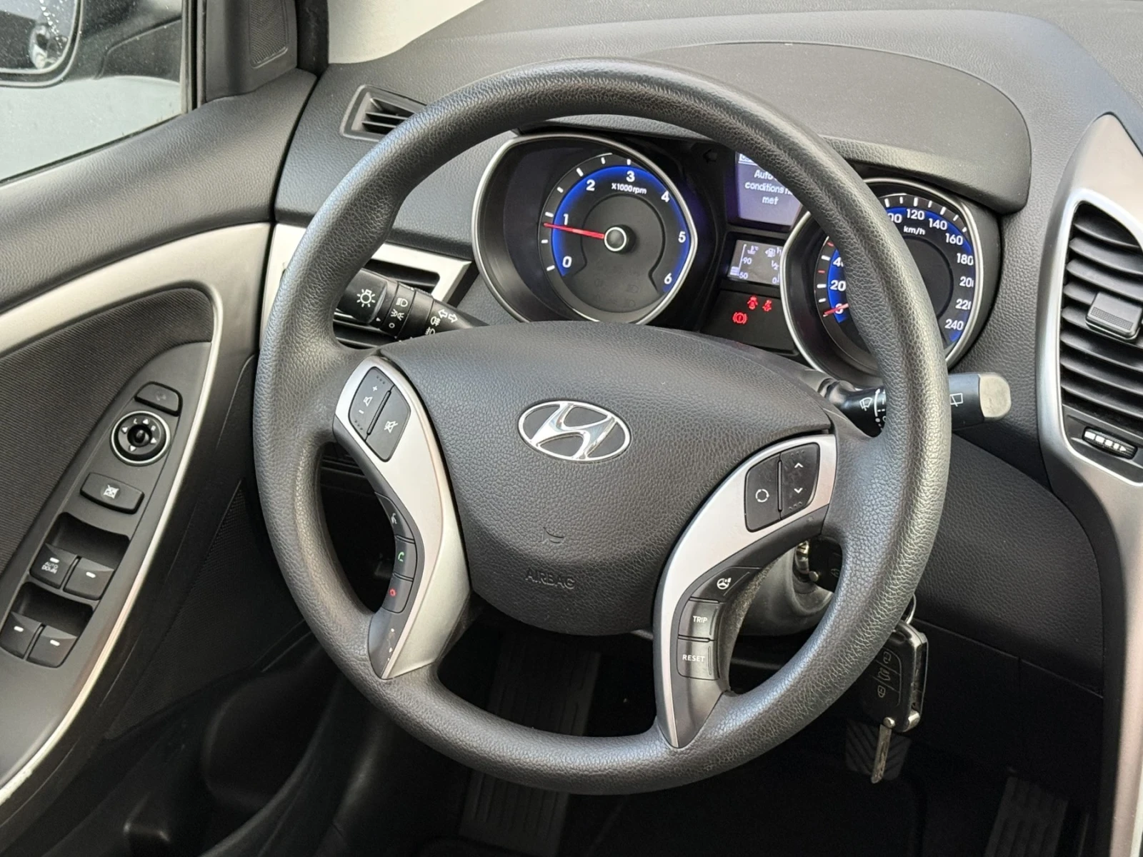 Hyundai I30 1.6CRDI EURO 6, NAVI, KAMERA, снимка 9 - Автомобили и джипове - 55179310