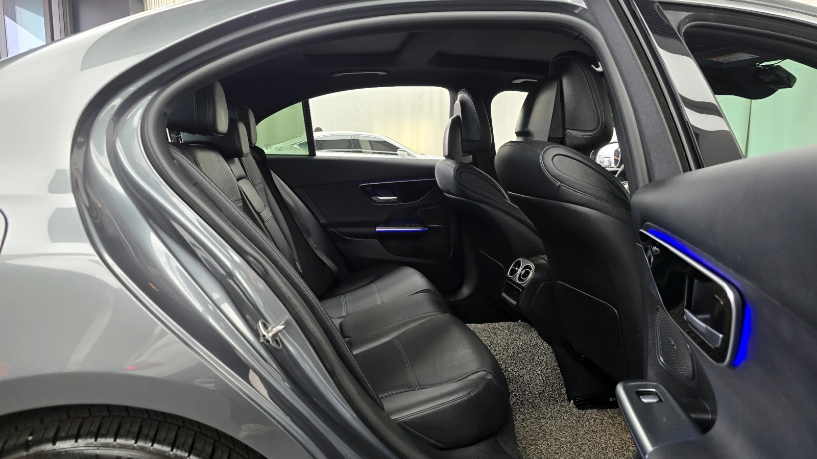 Mercedes-Benz C 200 2.0 W206 4MATIC, снимка 10 - Автомобили и джипове - 55206305