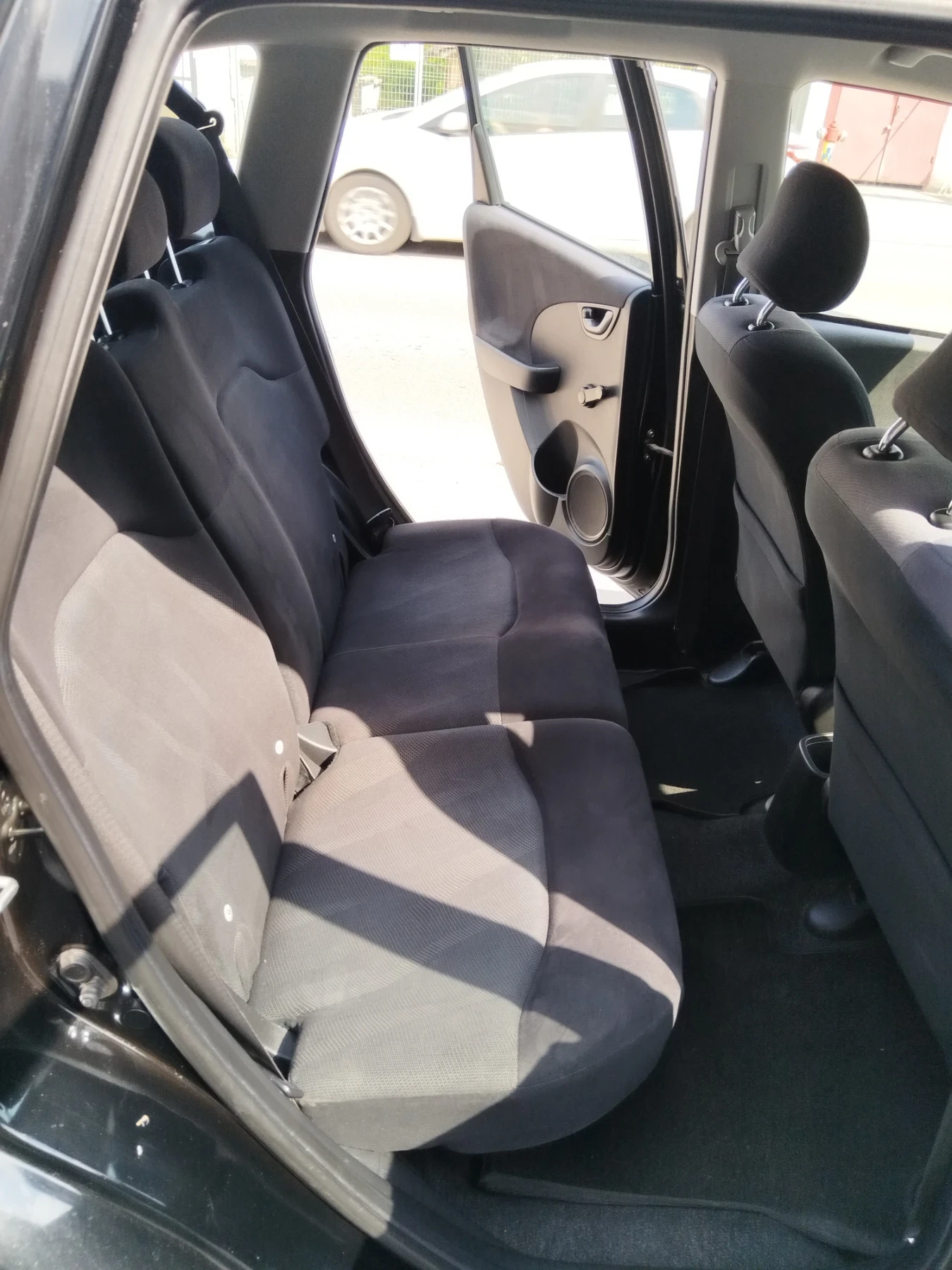 Honda Jazz 1.4i, снимка 13 - Автомобили и джипове - 55420062
