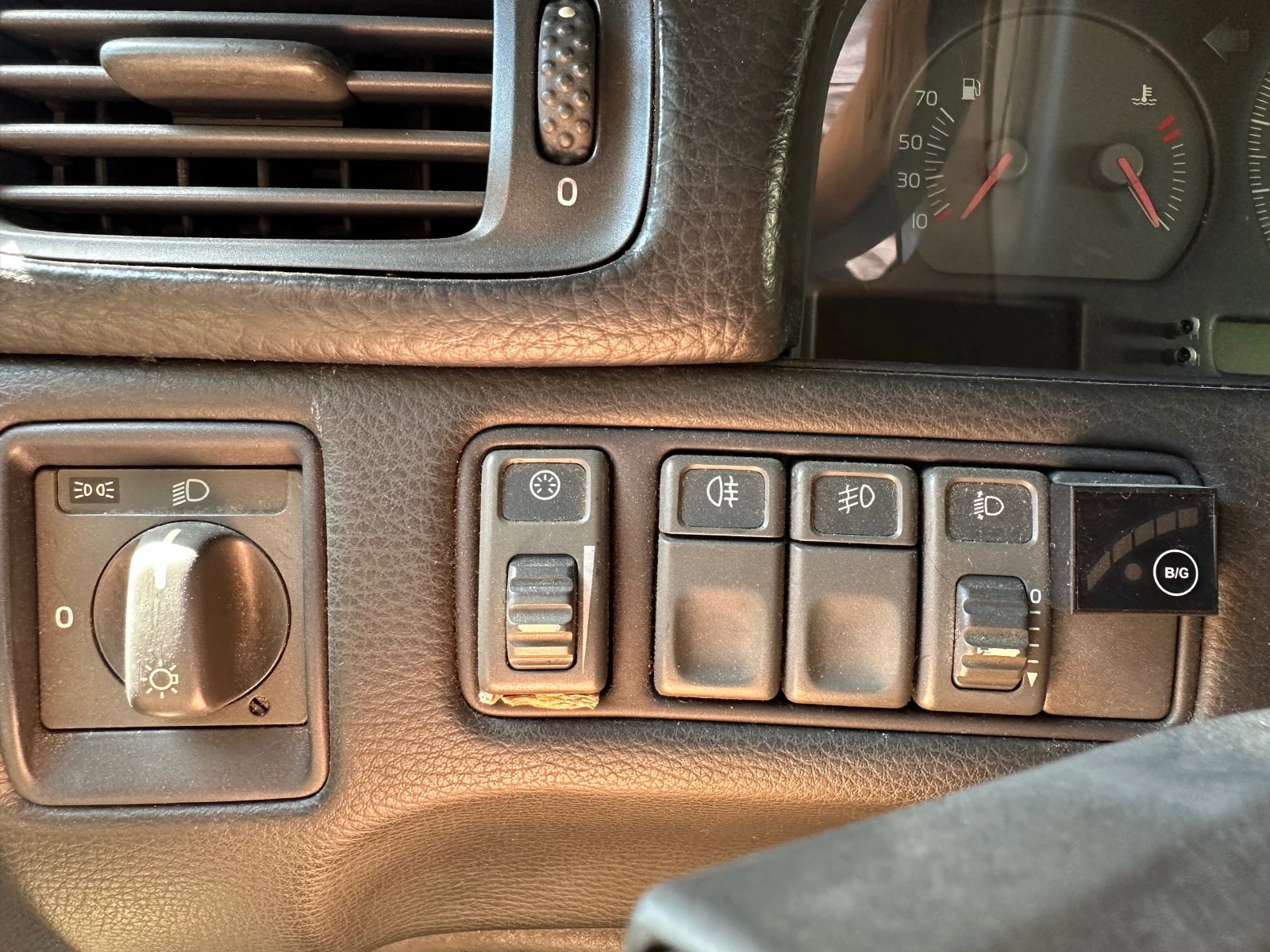 Volvo C70 T5, снимка 4 - Автомобили и джипове - 55510789