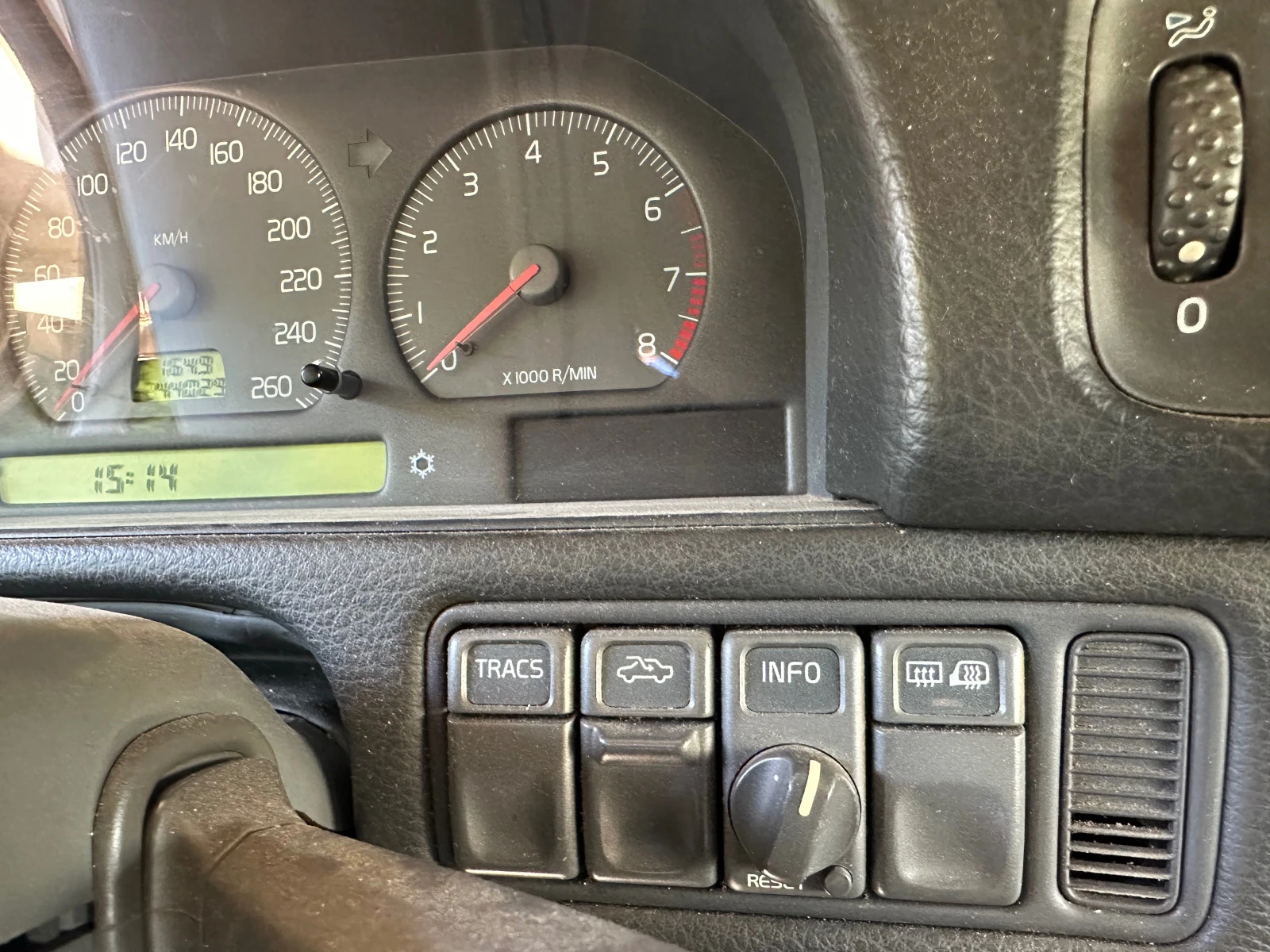 Volvo C70 T5, снимка 5 - Автомобили и джипове - 55510789