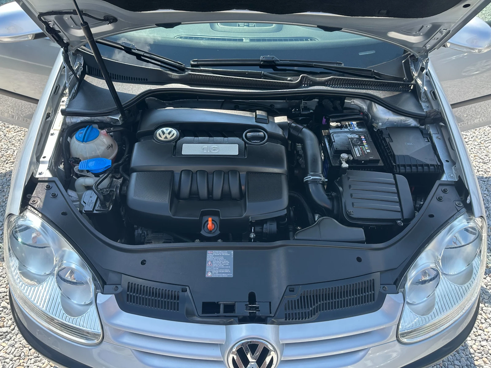 VW Golf 1.6i* ГАЗ* NAVI, снимка 15 - Автомобили и джипове - 55576901