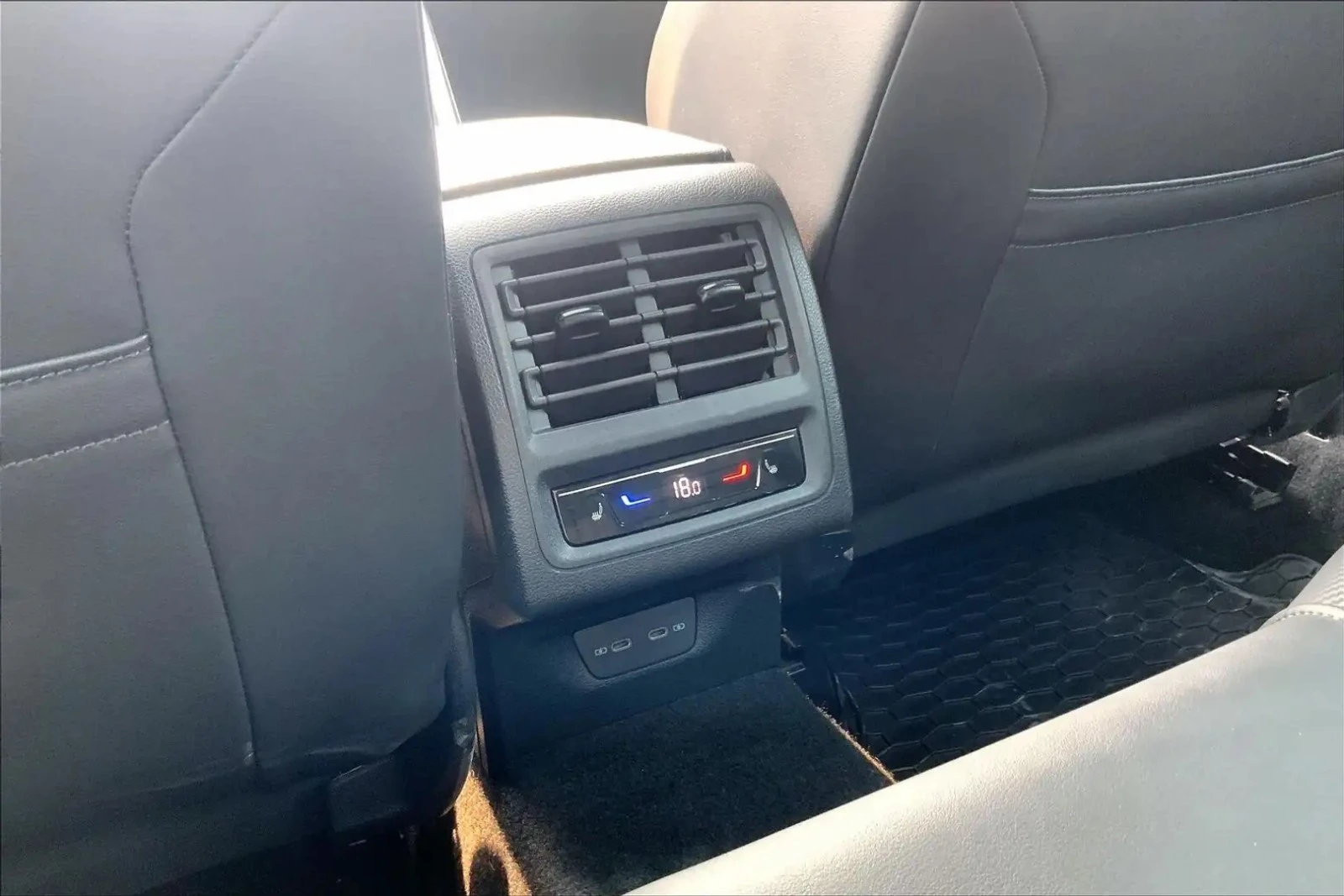 VW Golf R DSG ЦЕНА ДО БЪЛГАРИЯ АВТОКРЕДИТ, снимка 17 - Автомобили и джипове - 55937191