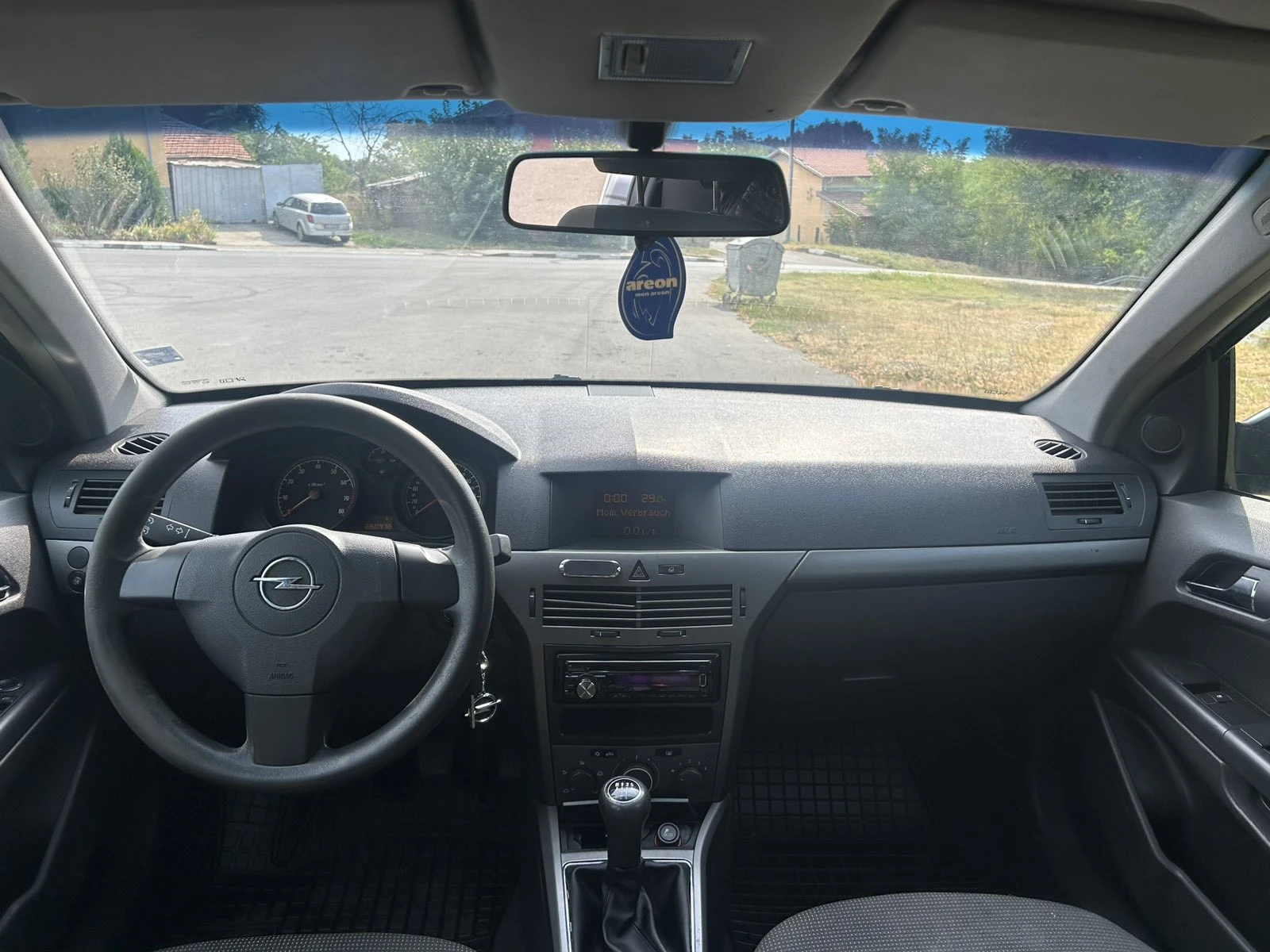 Opel Astra 1.4, снимка 8 - Автомобили и джипове - 56131701