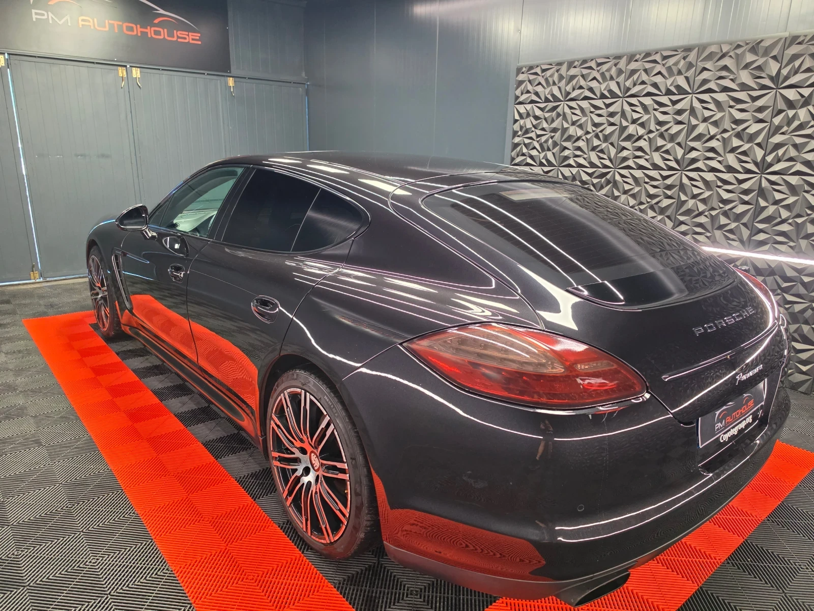 Porsche Panamera 3.0 , снимка 2 - Автомобили и джипове - 56221697